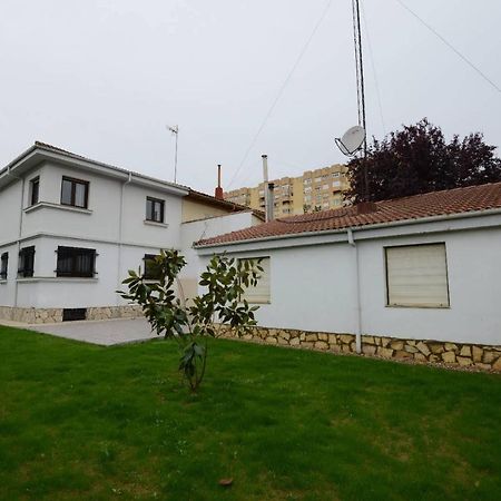 Villa Housing Leon Casa Con Jardin Extérieur photo