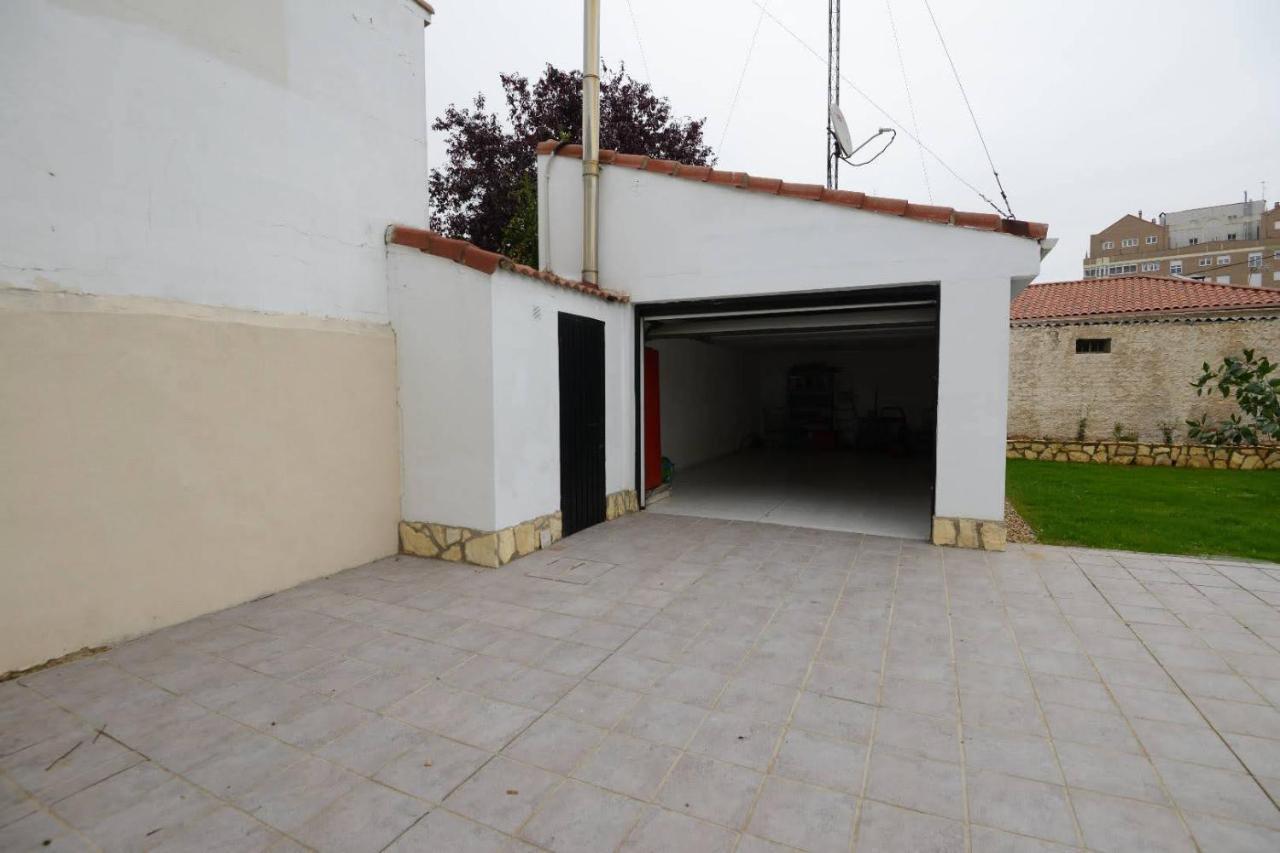 Villa Housing Leon Casa Con Jardin Extérieur photo