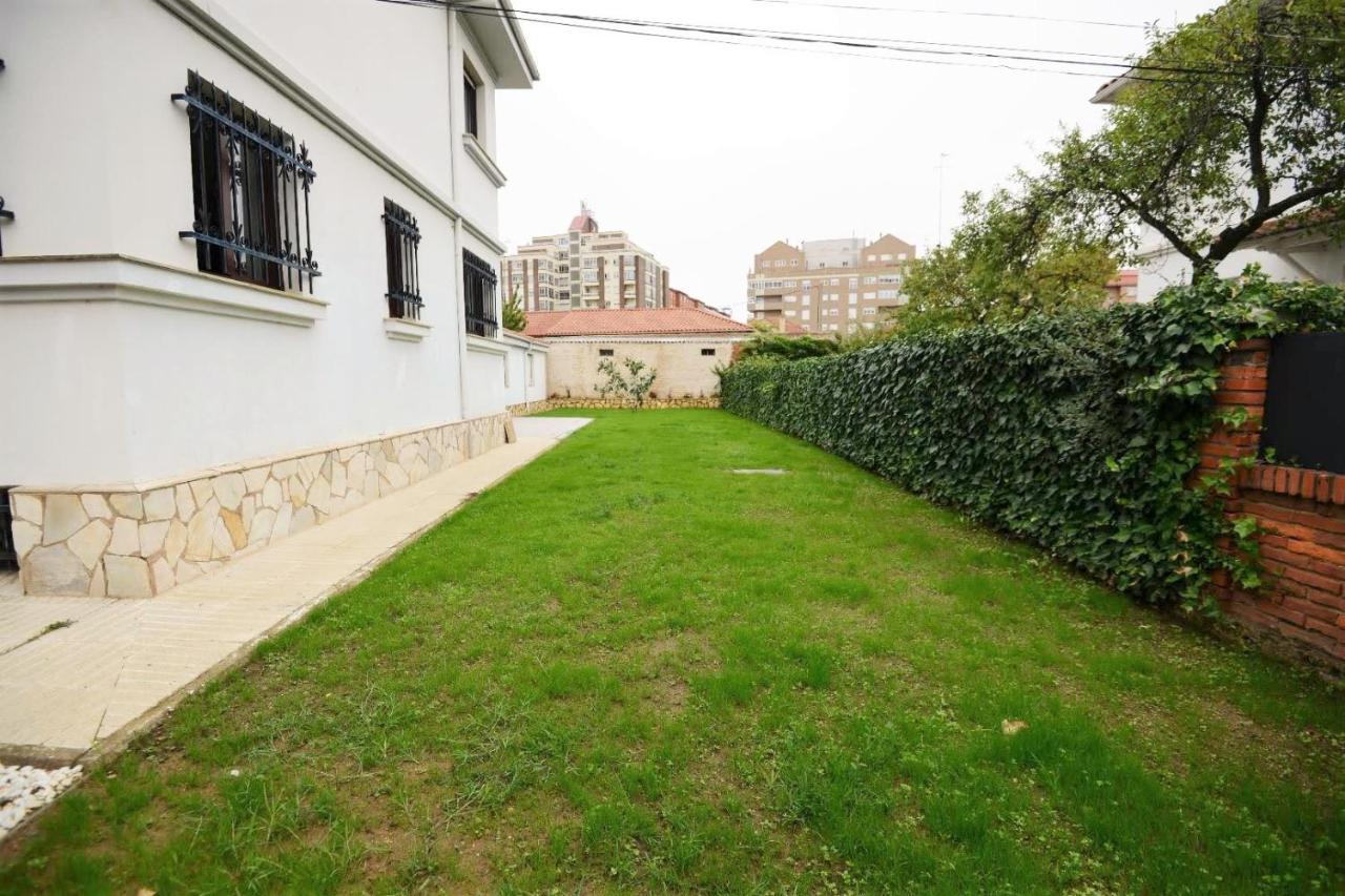 Villa Housing Leon Casa Con Jardin Extérieur photo